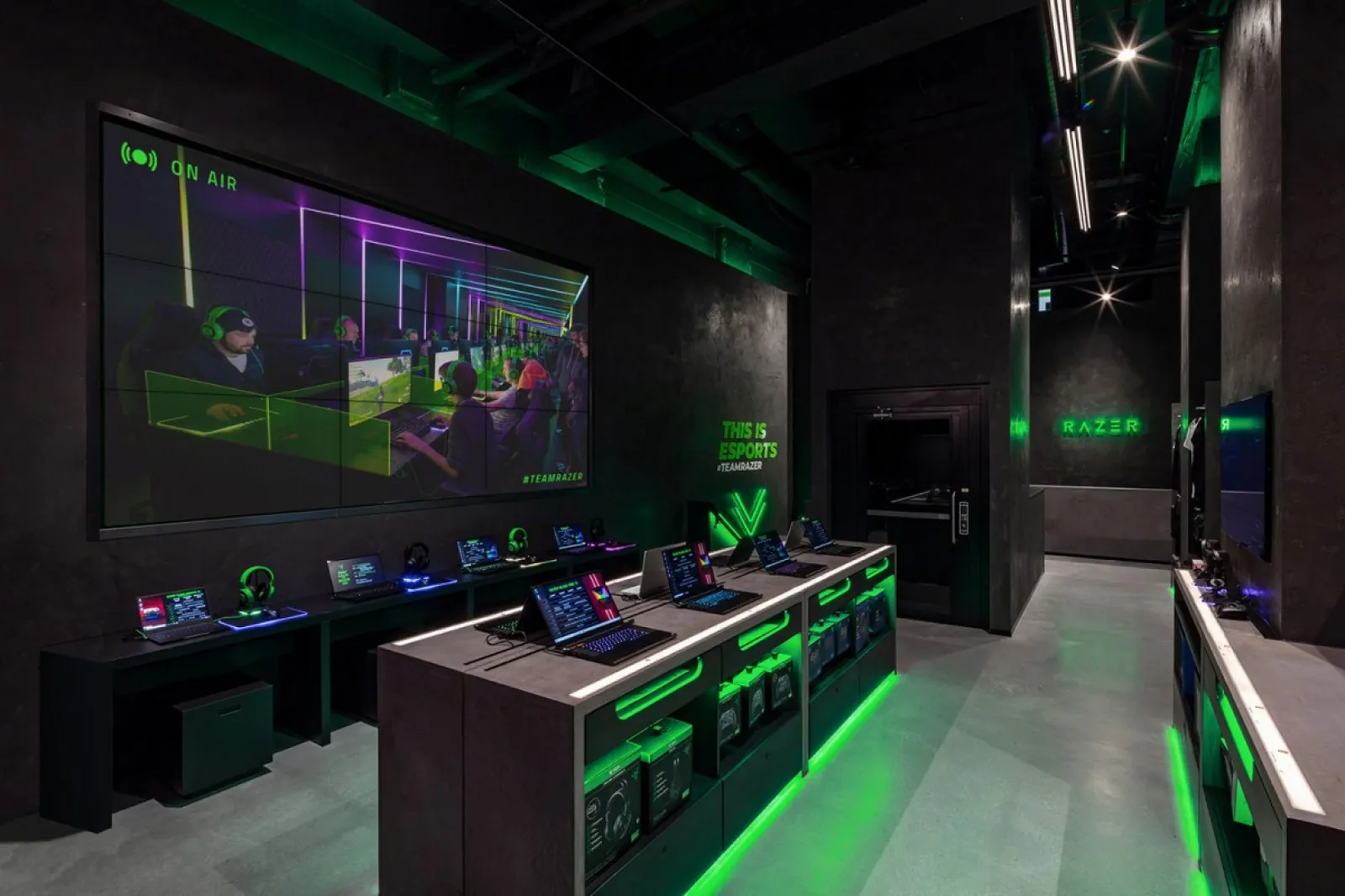 The Razer Store: concrete by Warrington + Rose